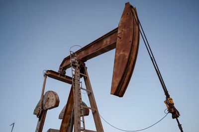 Giá dầu Brent chạm mức thấp nhất từ tháng 3 vì kỳ vọng hòa đàm Mỹ - Iran