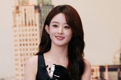 Triệu Lệ Dĩnh liên tiếp nhận tin vui ở tuổi 38