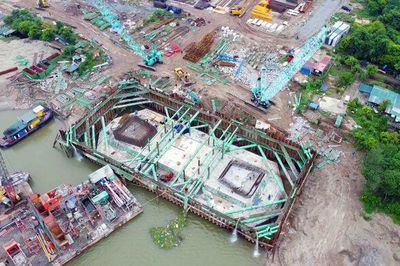 Công trường cầu Tứ Liên sau hơn một năm khởi công