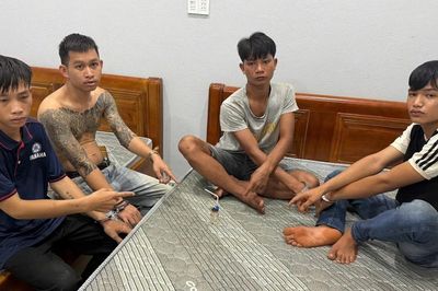 Tạm giữ 4 đối tượng thuê nhà nghỉ để sử dụng ma túy