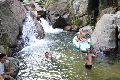 Trốn nóng ngày hè ở suối Ma Rừng