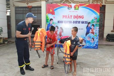 Phát động mô hình 'Hè an toàn - Em biết bơi'