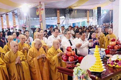 TP. Hồ Chí Minh: Trang nghiêm lễ tưởng niệm, cầu siêu liệt sĩ tại công viên Lê Thị Riêng
