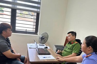 Tạm giữ hình sự đối tượng tông xe vào tổ CSGT