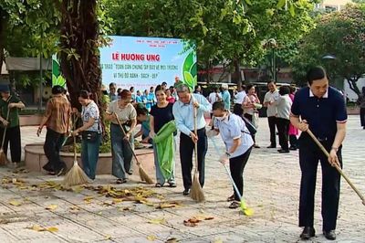 Người cao tuổi Thủ đô đi đầu giữ xanh môi trường