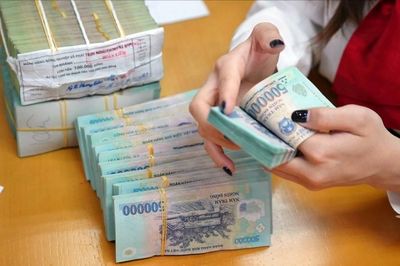 Huy động vốn lập kỷ lục nhưng thấp hơn tăng trưởng tín dụng