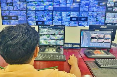 Cảnh sát giao thông Thành phố Hồ Chí Minh số hóa hệ thống để người dân có thể nộp phạt qua điện thoại