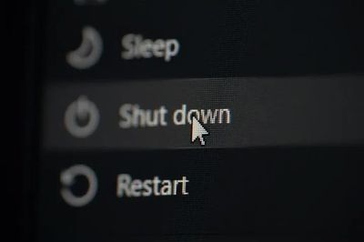 Shutdown hay Sleep: Thói quen tưởng nhỏ nhưng có thể ảnh hưởng tuổi thọ máy tính