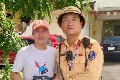 Hà Nội: Nhận lại gần 30 triệu đồng đánh rơi, người dân viết thư cảm ơn cảnh sát giao thông
