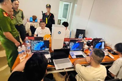 Đột kích khách sạn ở Lào Cai, bắt giữ 19 người nước ngoài lập ổ nhóm lừa đảo xuyên quốc gia