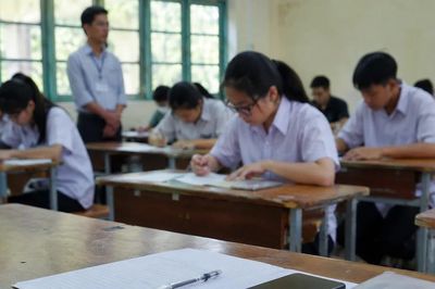 Khánh Hòa: Xác minh phản ánh thí sinh mang tài liệu vào phòng thi mà không bị xử lý