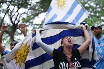Máy bay chở tuyển Uruguay không được nhập cảnh vào Mỹ