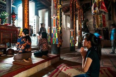 Người Việt có hàng trăm lý do để đi chùa