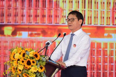Thaco nhận chuyển giao công nghệ sản xuất đầu máy, toa tàu metro