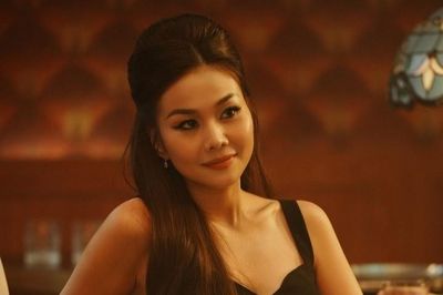 Lý do Thanh Hằng gây tranh cãi khi đóng vũ nữ ở tuổi 42