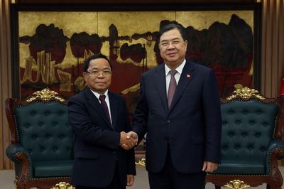 Phó Thủ tướng Thường trực Phạm Gia Túc tiếp Phó Thủ tướng, Bộ trưởng Tư pháp Lào
