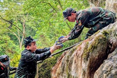 Bộ Chỉ huy quân sự tỉnh Tuyên Quang tiếp tục tìm kiếm được 2 hài cốt liệt sĩ tại điểm cao 685