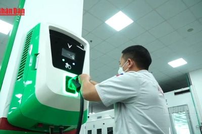 [Video] Tăng tốc hạ tầng sạc xe điện