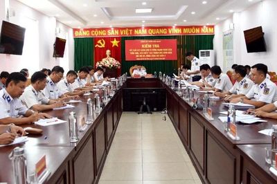 Thủ trưởng Cảnh sát biển Việt Nam đối thoại với cán bộ, chiến sĩ Vùng Cảnh sát biển 3