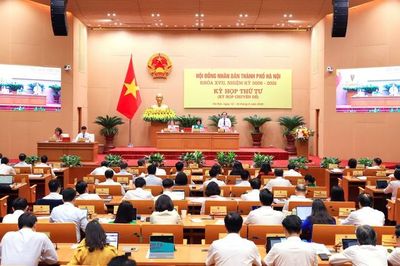 Hà Nội thông qua ngày hạn chế xe xăng trong vùng phát thải thấp