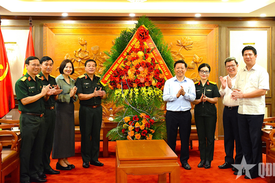 Thượng tướng Trương Thiên Tô thăm, chúc mừng một số cơ quan Trung ương và cơ quan thông tấn, báo chí
