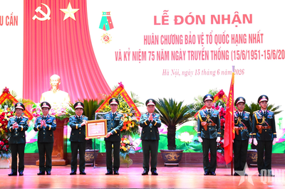 Học viện Hậu cần đón nhận Huân chương Bảo vệ Tổ quốc hạng Nhất