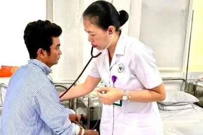 Cảnh báo nguy cơ suy thận cấp đối với người lao động ngoài trời nắng