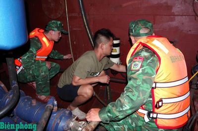 Khởi tố vụ án hình sự về hành vi vận chuyển trái phép hơn 47 vạn nhân dân tệ qua biên giới