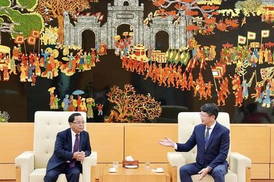 Phó Thủ tướng, Bộ trưởng Bộ Tư pháp Lào bắt đầu chuyến thăm và làm việc tại Việt Nam