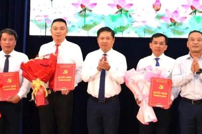 Đắk Lắk công bố quyết định điều động, luân chuyển nhiều lãnh đạo chủ chốt