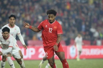 Ông Kim Sang-sik công bố danh sách đội tuyển Việt Nam: Có Xuân Son, Hoàng Hên và Tài Lộc...