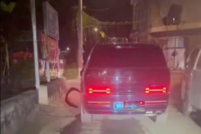 Hà Nội: Công an vào cuộc xác minh xe biển xanh rời khỏi hiện trường sau va chạm giao thông
