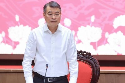 Thủ tướng lưu ý Hà Nội khẩn trương sắp xếp trụ sở dôi dư, bổ sung cán bộ cấp xã