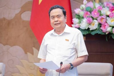 Chủ tịch Quốc hội: Cán bộ ngoại giao làm việc đúng với tính chất 'ngoại giao 24/24'