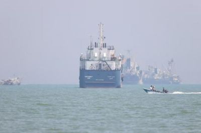 Duy nhất một tàu đi qua eo biển Hormuz sau khi Mỹ và Iran đạt được thỏa thuận