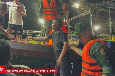 Tàu cá chìm ở Cửa Đài, Bộ đội Biên phòng cứu sống 3 ngư dân