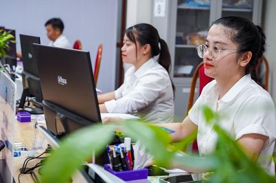 Chuyện những cán bộ 'mang' ủy ban về tận nhà dân