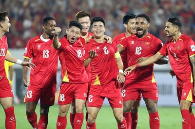 Tuyển Việt Nam hội quân trong mùa World Cup