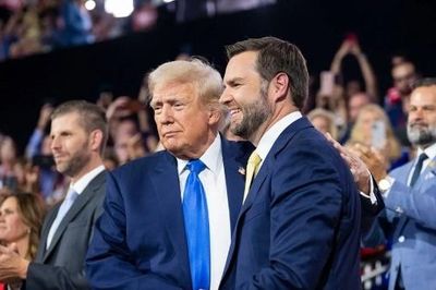 'Phó tướng' tin sẽ được ông Trump ủng hộ nếu tranh cử tổng thống Mỹ
