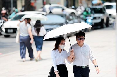 Thời tiết ngày 15/6: Bắc Bộ mưa lớn từ chiều tối, Trung Bộ tiếp tục nắng nóng gay gắt