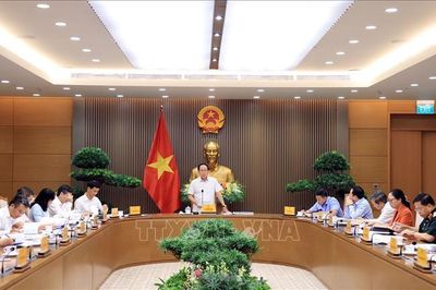 Phó Thủ tướng Lê Tiến Châu chủ trì họp góp ý vào 3 dự án luật