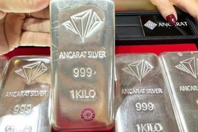 Giá bạc hôm nay (15/6): Bứt tốc ngoạn mục, tăng mạnh nhất trong nhiều tháng qua