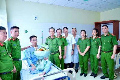 Chiến sĩ công an bị trọng thương khi làm nhiệm vụ đã xuất viện