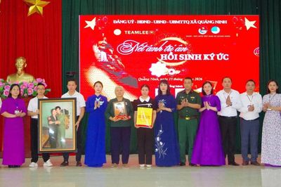 Trao di ảnh phục chế tặng thân nhân gia đình liệt sĩ