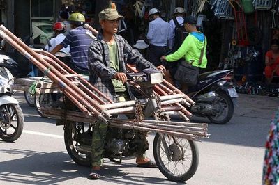 Hà Nội: Hỗ trợ 20 triệu đồng cho hộ nghèo chuyển đổi phương tiện giao thông xanh