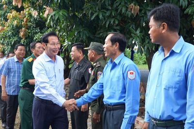 Ban Chuyên trách tỉnh An Giang thăm, động viên Đội K93 tại Campuchia