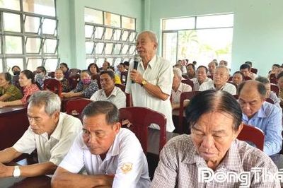 Cử tri kiến nghị về hạ tầng giao thông và chế độ đối với cán bộ ấp, khu phố