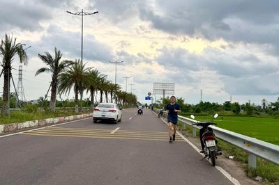 Tai nạn rình rập từ thói quen tập thể dục trên quốc lộ