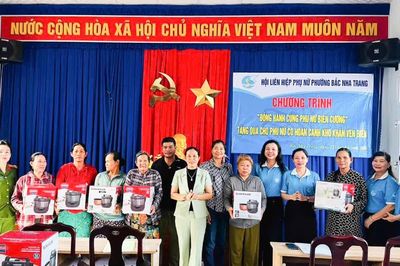 Hội Liên hiệp Phụ nữ phường Bắc Nha Trang tổ chức chương trình 'Đồng hành cùng phụ nữ biên cương'