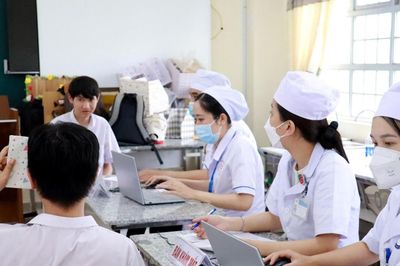 Lâm Đồng: Tạm dừng tuyển dụng 738 chỉ tiêu viên chức y tế